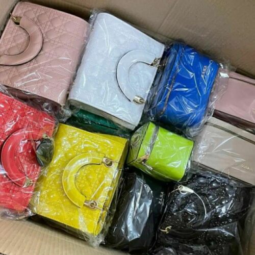 WOMEN'S BAGS & PURSES - PALLET LOT
