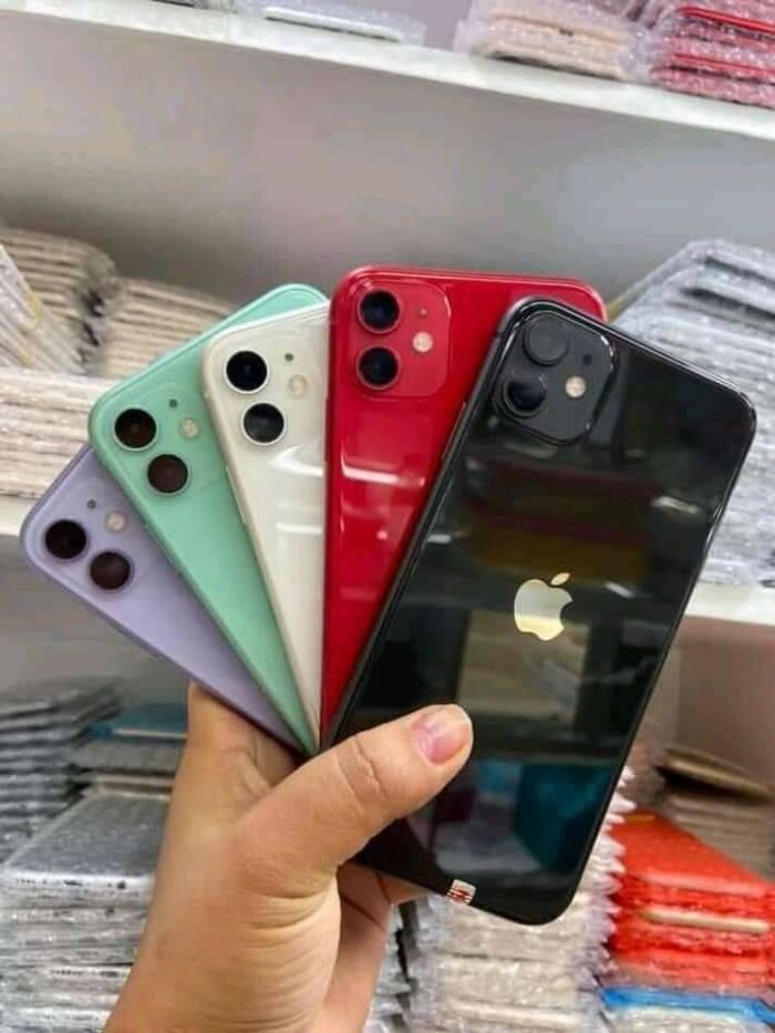 Wholesale Mixed iPhone Pallet – 25 Clearance & Returns iPhones XR to 13 Pro Max - Image 2