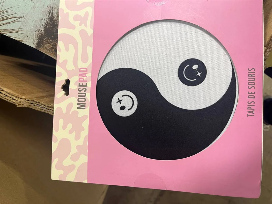 Assorted Tech Accessories Retail - Image 9