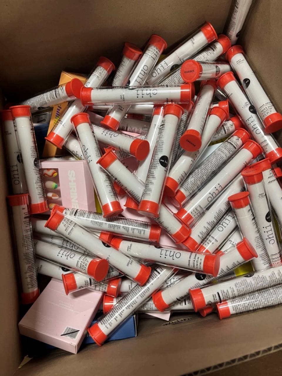 Assorted Cosmetics Retail - Image 4