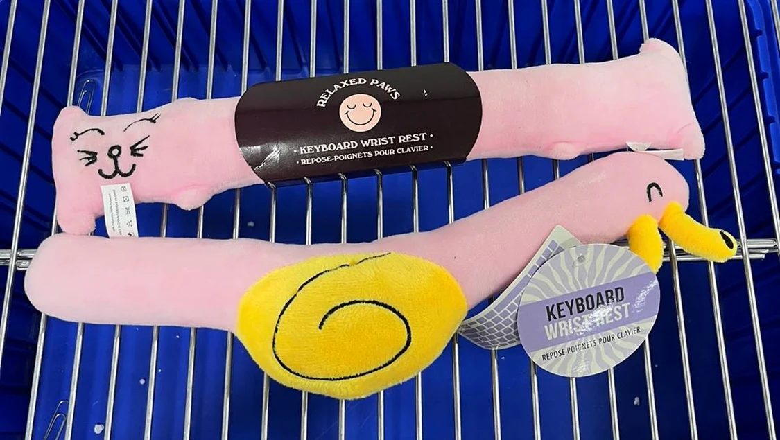 Assorted Tech Accessories Retail - Image 5