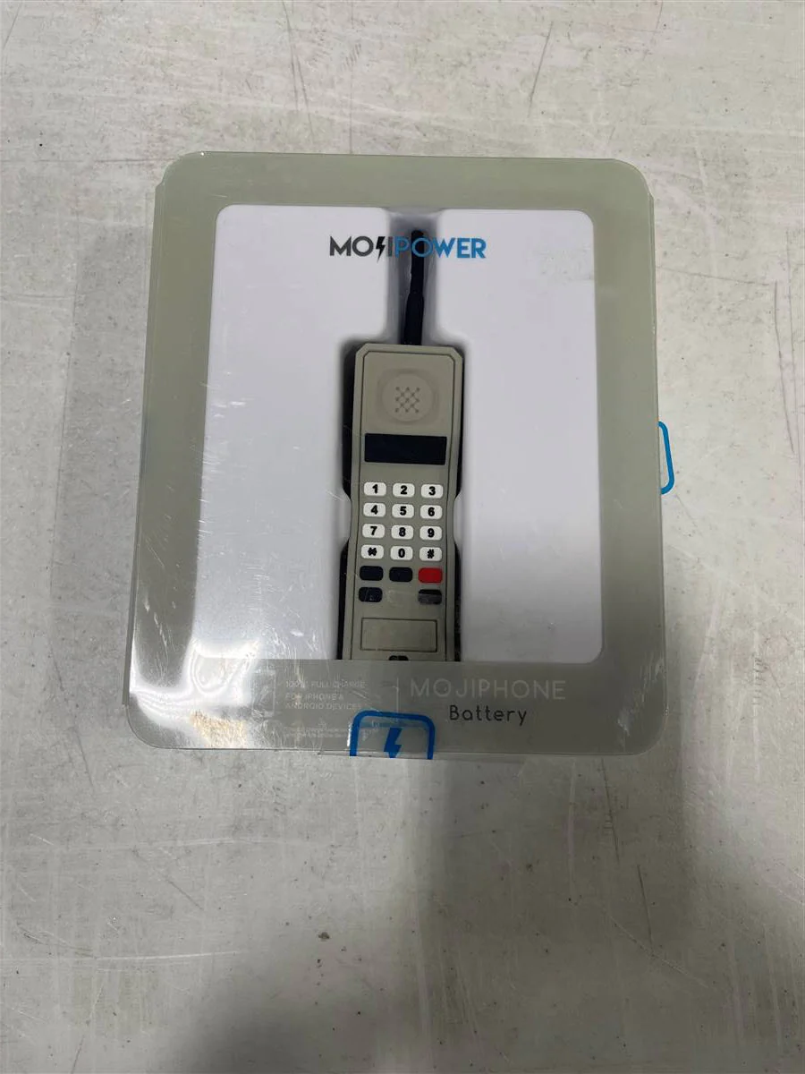 Assorted Tech Accessories Retail - Image 7