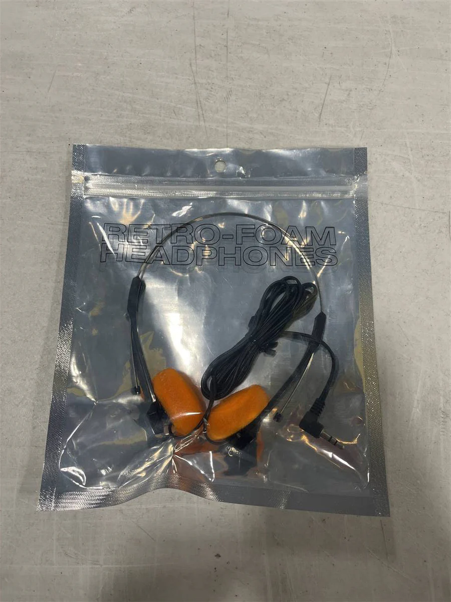 Assorted Tech Accessories Retail - Image 5